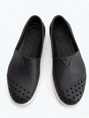 Native Shoes Verona Black Slip On Loafers EVA Waterproof Womens 6